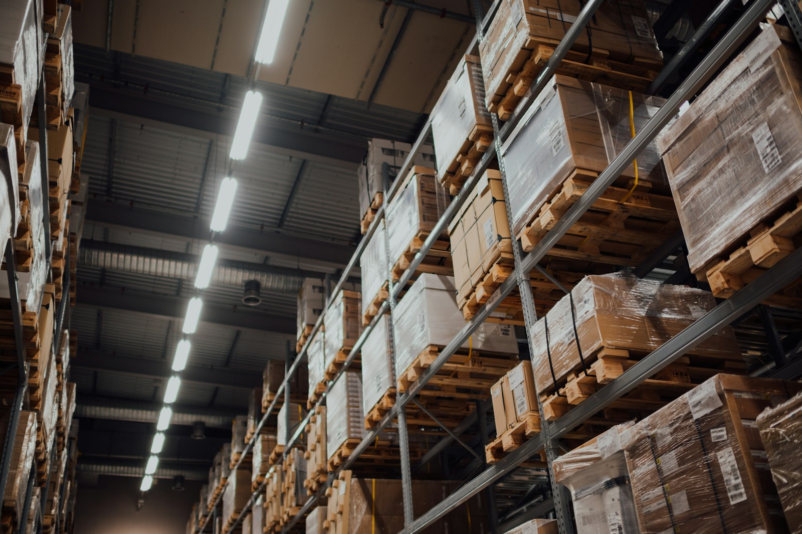 Bodega con inventario de productos agricolas