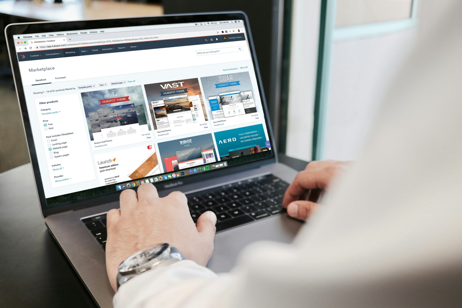 Sitio web en un notebook - dominio .CL