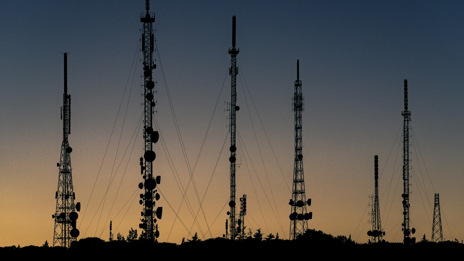 Antena de transmision de radio comunitaria